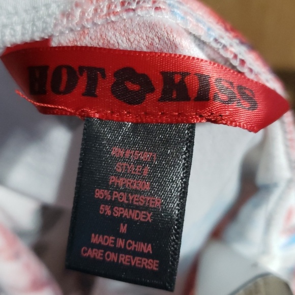 Cute flowered romper white NWT Hot Kiss floral pink M medium - Picture 3 of 3